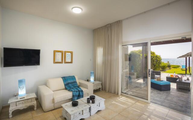 Beachfront Villa Meneou 5