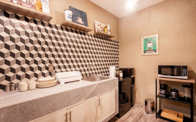 Bright & Stylish in Roma Condesa , Sleeps 7