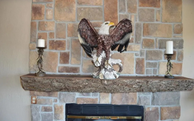 American Eagle Inn & Suites