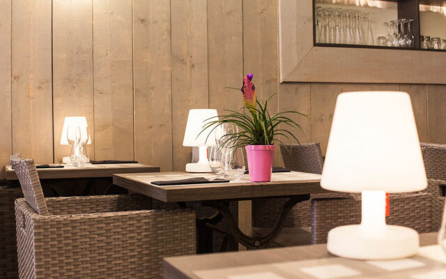 Hôtel Restaurant lArbre de Mai