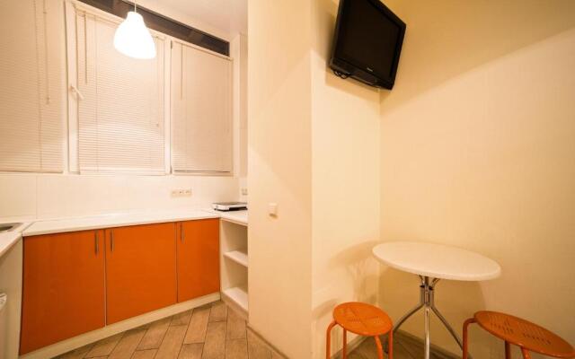 Apartment on Rappoporta 7a-4