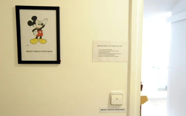 Mickey Mouse & Studio Mini
