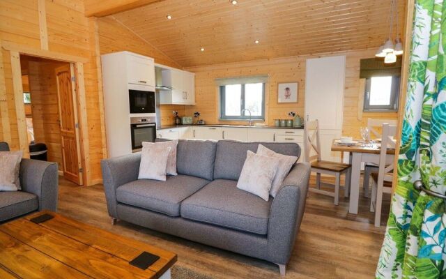 Oak Lodge
