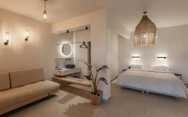 Amal Kythnos Suites