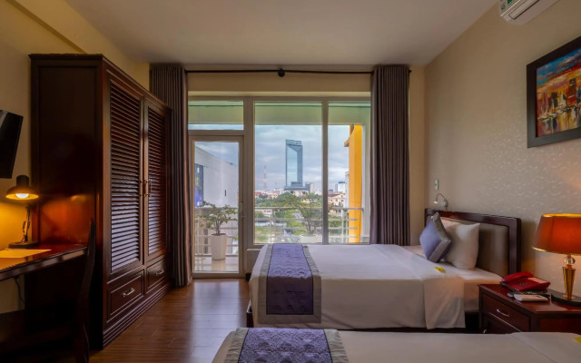 Hue Crown Boutique Hotel