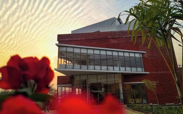 The Pearl Club Resort