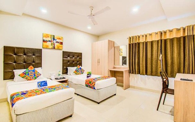 Fabhotel Pearl City