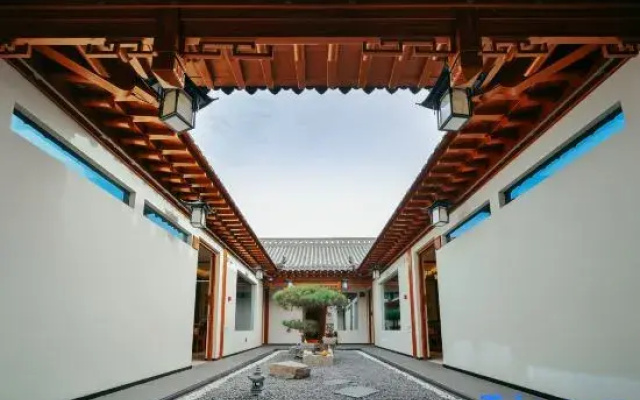 Ruiying Changchun Wenquan Homestay (Xinzhou Ancient City)