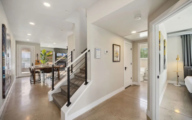Swanky Townhome Near Old Town, Breweries and River