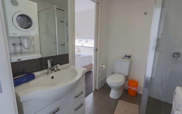Watt Street Studio Apartment w/ Ocean Views