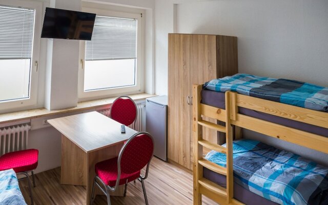 BHQ - BoardingHouse Quickborn - Hostel