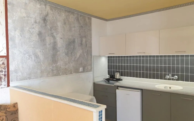 Room in Condo - Entire Private Suite Unit sea View