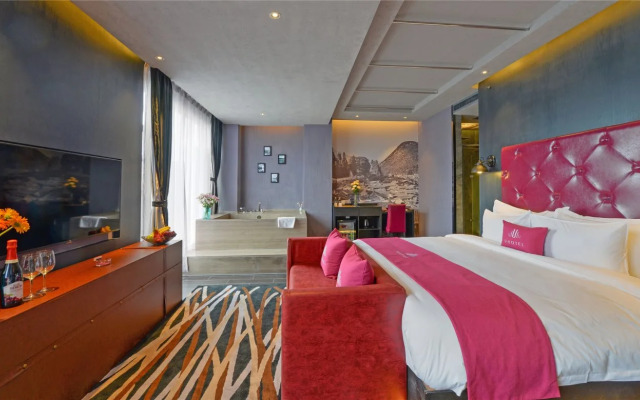 U Hotel