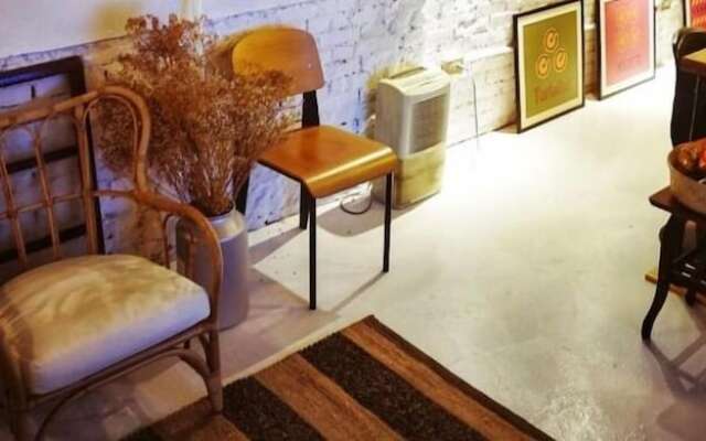 Yiyi Homestay