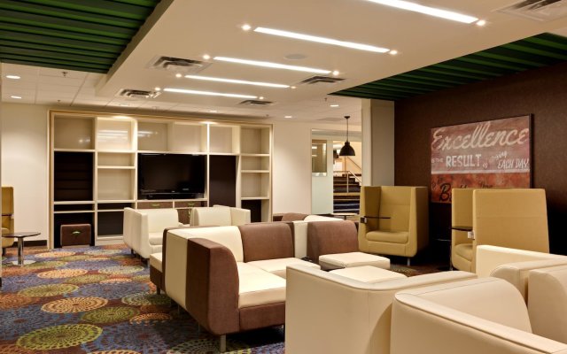 Holiday Inn Hotel & Suites Atlanta Airport-North, an IHG Hotel