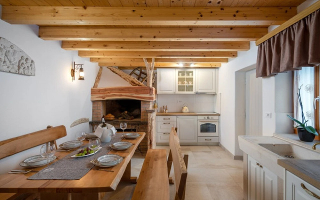 Rustic luxury villa Fulmin