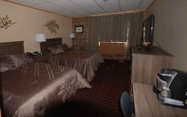 Pinewood Motor Inn