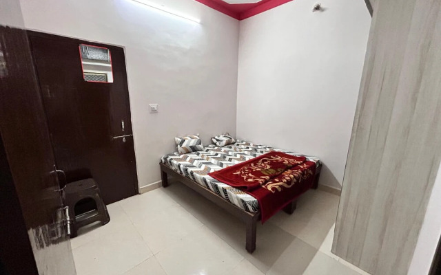 Anirudhha Home Stay