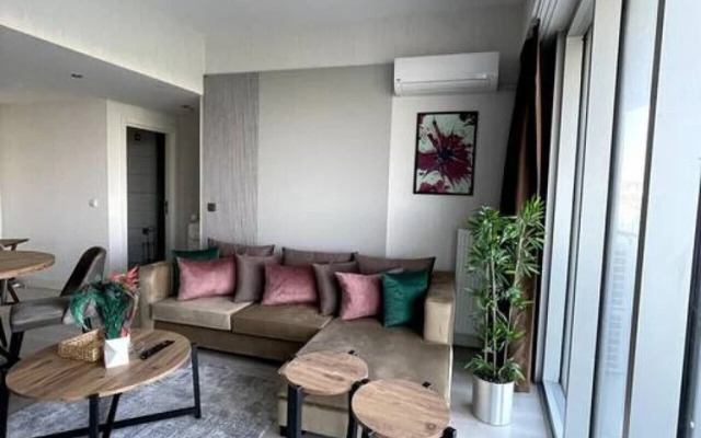 1bedroom Apartment With Terrace Near Mail of Istanbul