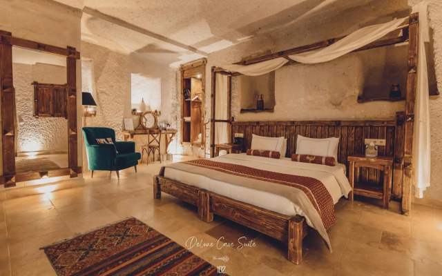 Nino Cave Suites
