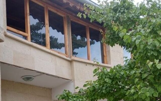 Potters Cave Hotel Pension