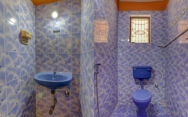 OYO 62737 Alfa Guest House