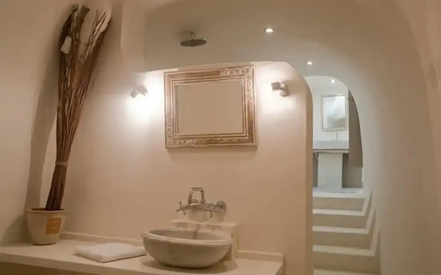 Art Villa Exogonia Santorini