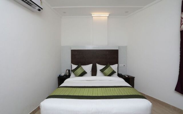 Airport Hotel Ambience Inn
