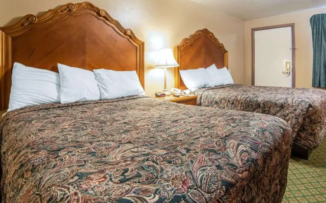 Rodeway Inn & Suites