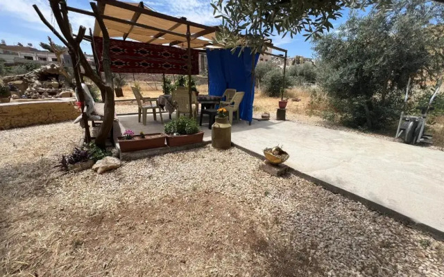 IBN Khaldoon Hostel