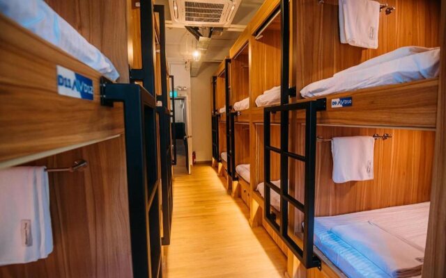 Bluewaters Pods 38 Hongkong St
