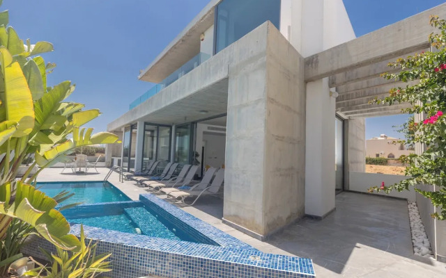 Protaras Holiday Villa El34 - Seafront Villa