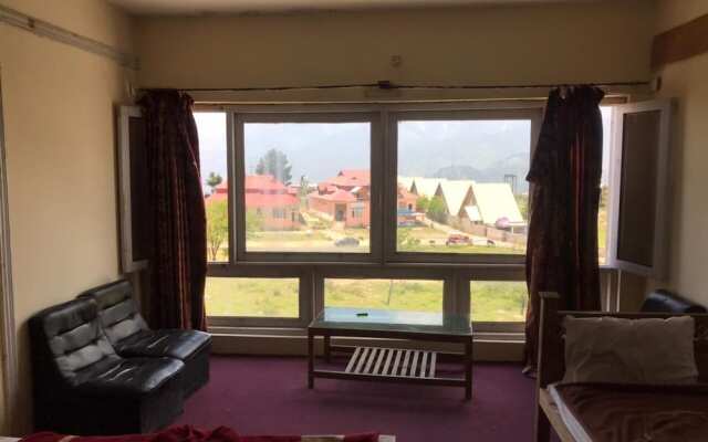 Hill Top Hotel Shogran