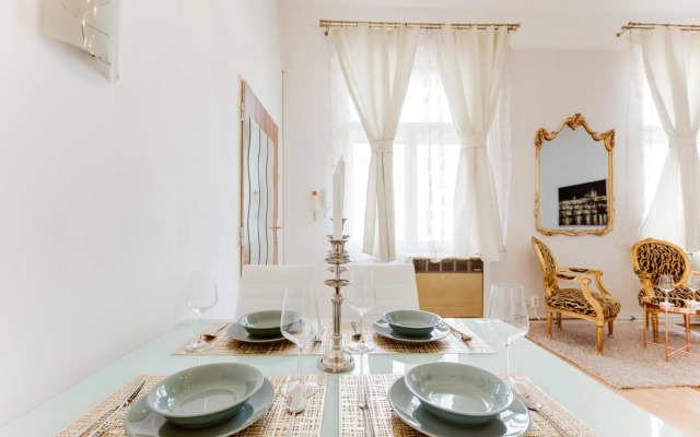 Old Town Royal Apartment With Giant Terrace