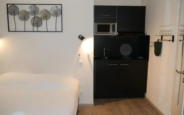 Studio cosy black