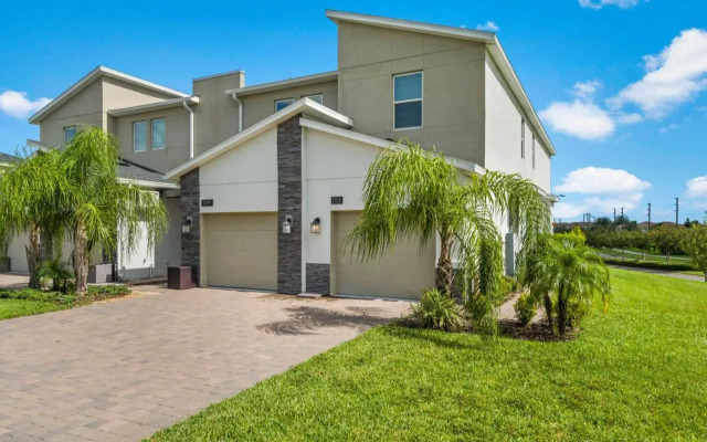 1151 Drop Lane