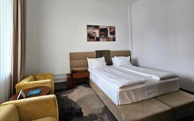 Iaki Hotel