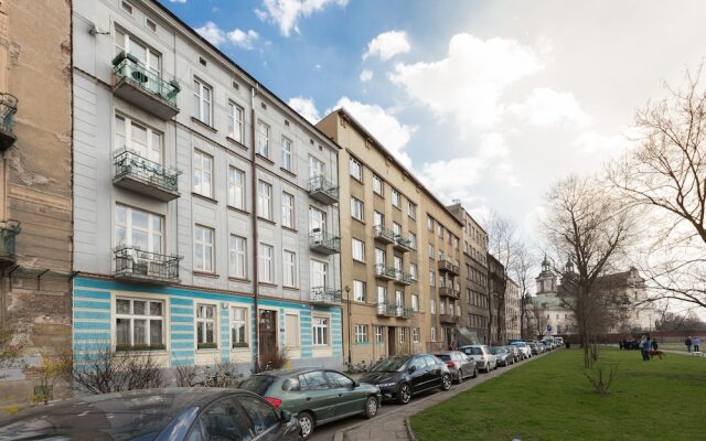 Wawel Apartments - Riverside Castle