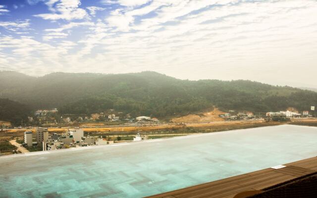 Central Luxury Ha Long Hotel