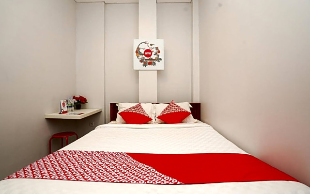 OYO 318 K1 UPN Rungkut Madya