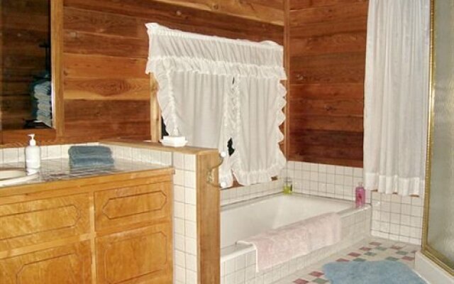 Tara Firma Inn - Volcano