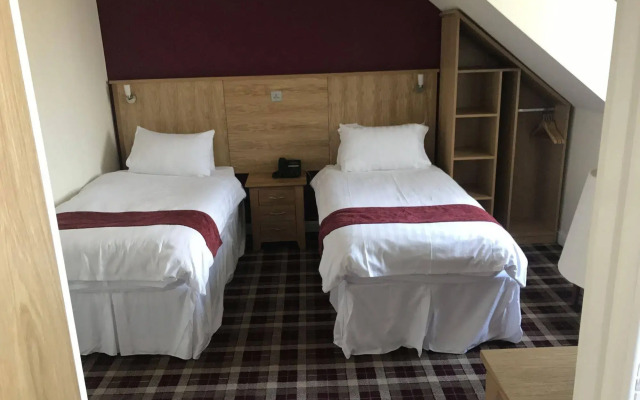 19th Hole Hotel