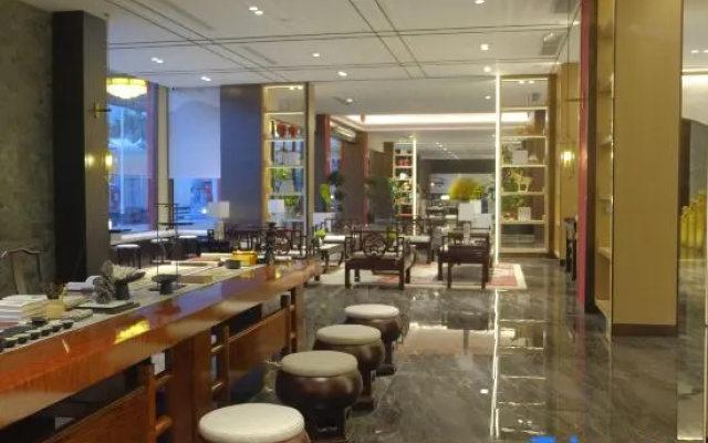 Redwood International Hotel