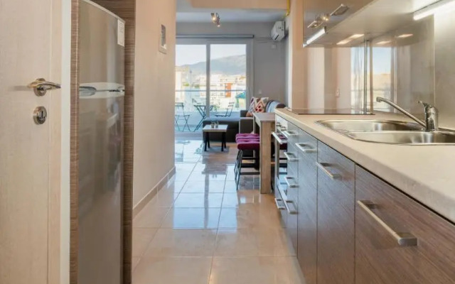 Sunny penthouse w/ Acropolis view next to metro