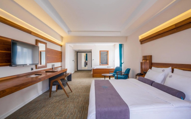 Karpalas City Hotel & Spa