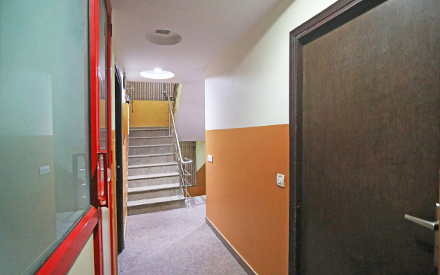 OYO 4184 Hotel Raj