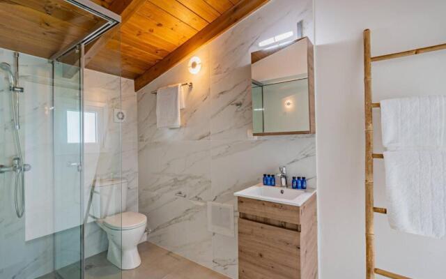 Sofia Suite, a seafront hideaway !