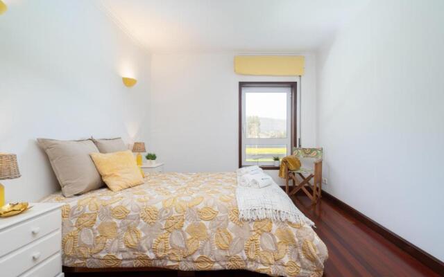 Spacious Modern Beach House - Esposende