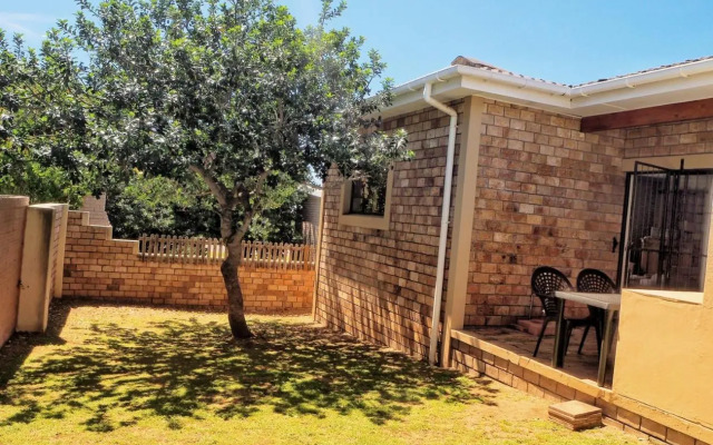 Pole Pole holiday home