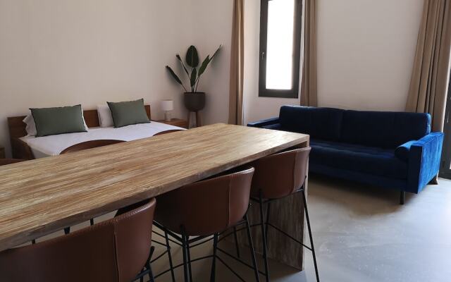 Apartamentos La Guarida 1820